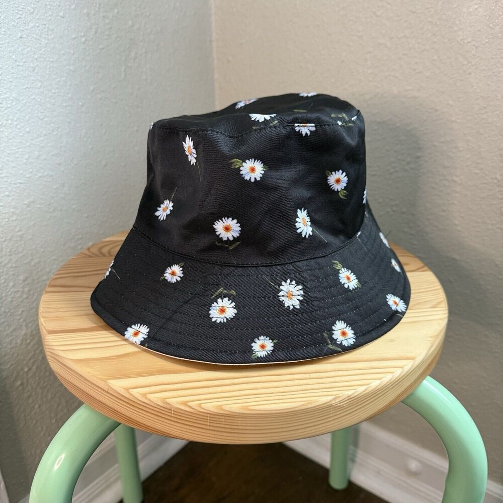 Alice and Olivia By Stacey Bendet Daisy Reversible Bucket Summer Beach - Black